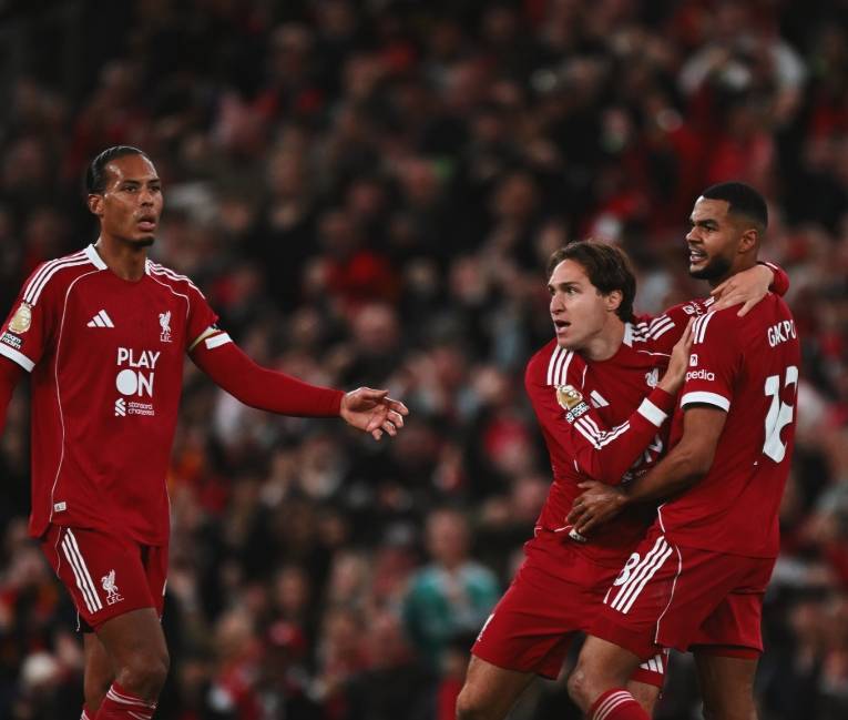 老本吃光了？利物浦4连败，斯洛特开翻11亿欧航母，遭遇下课危机